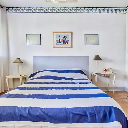 3-star With Parking And Terrace Apartment Antibes