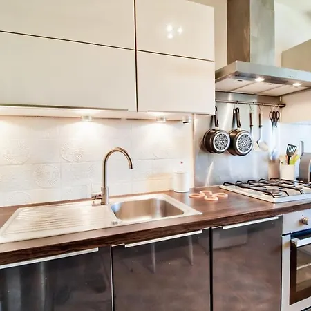 Apartment 3-star With Parking And Terrace