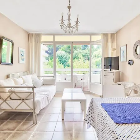 3-star With Parking And Terrace Apartment